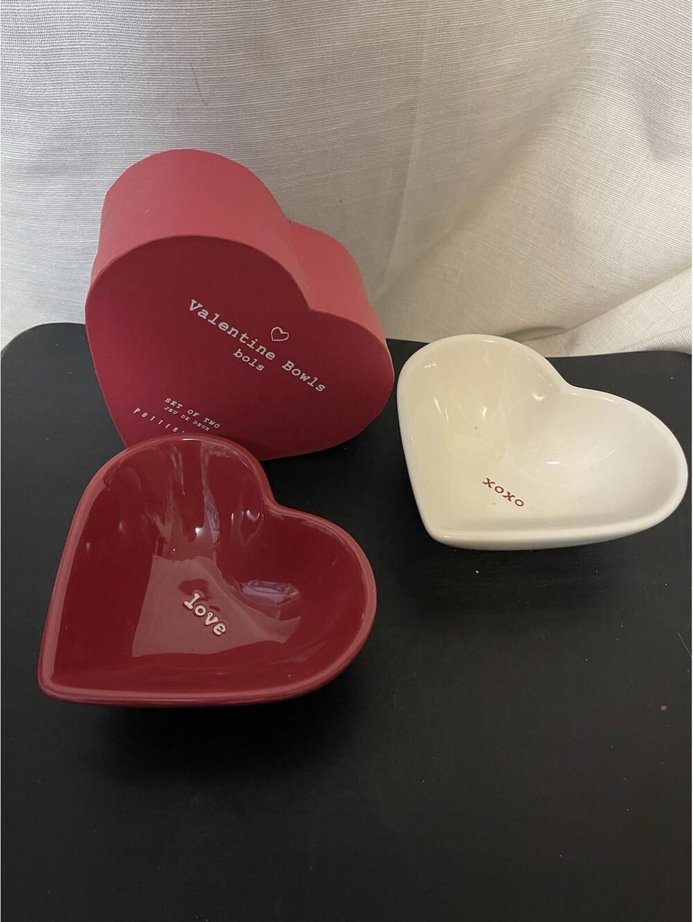 Pottery Barn Valentines heart Dishes set Of 2 New In Box